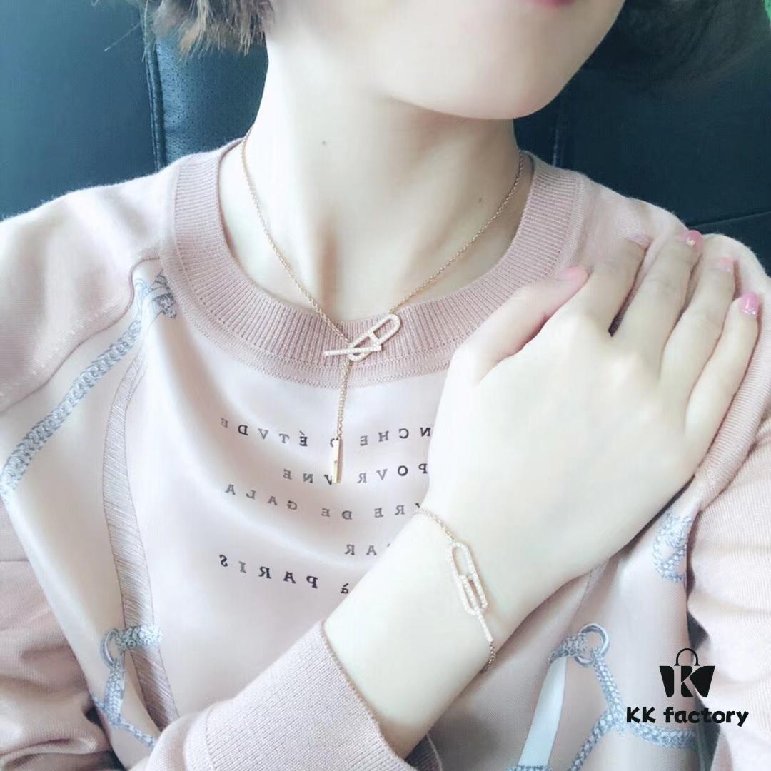692fc98899f2d84055c89142 New Arrival Hot Pig Nose 🐽 Hermès® Necklace 1:1 High-Quality Custom Edition, Electroplated 18K Gold, Original Materials, Cabinet-Synchronized CNC Polishing