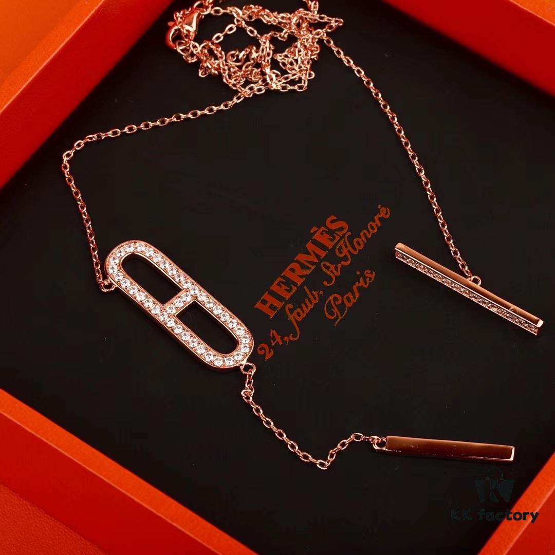 692fc98b99f2d84055c89145 New Arrival Hot Pig Nose 🐽 Hermès® Necklace 1:1 High-Quality Custom Edition, Electroplated 18K Gold, Original Materials, Cabinet-Synchronized CNC Polishing