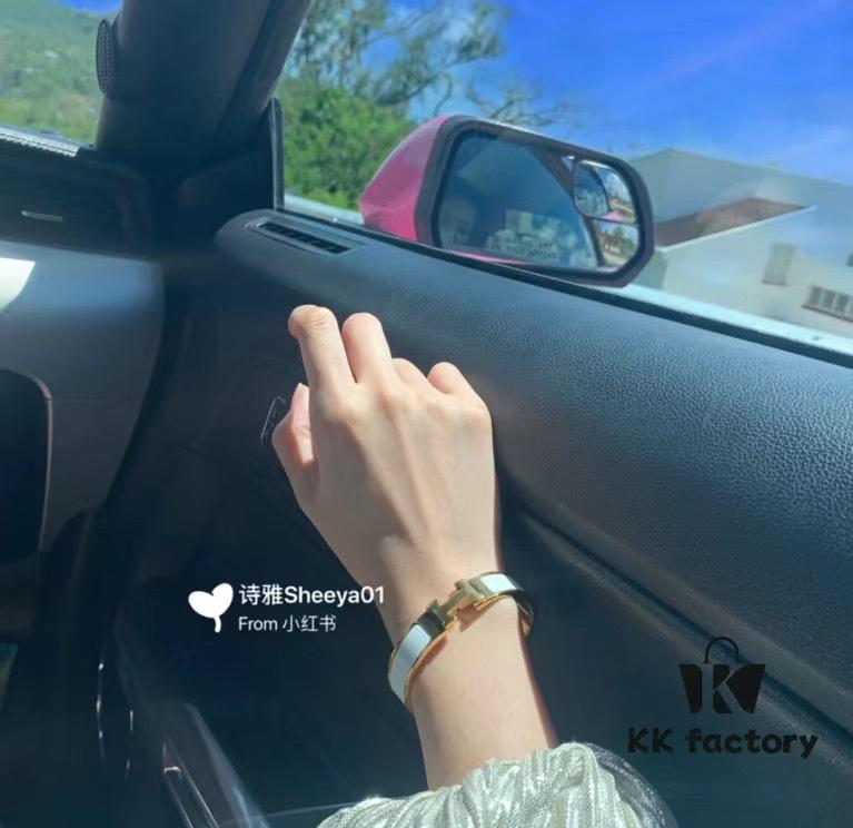 692fc99699f2d84055c89158 H Bracelet