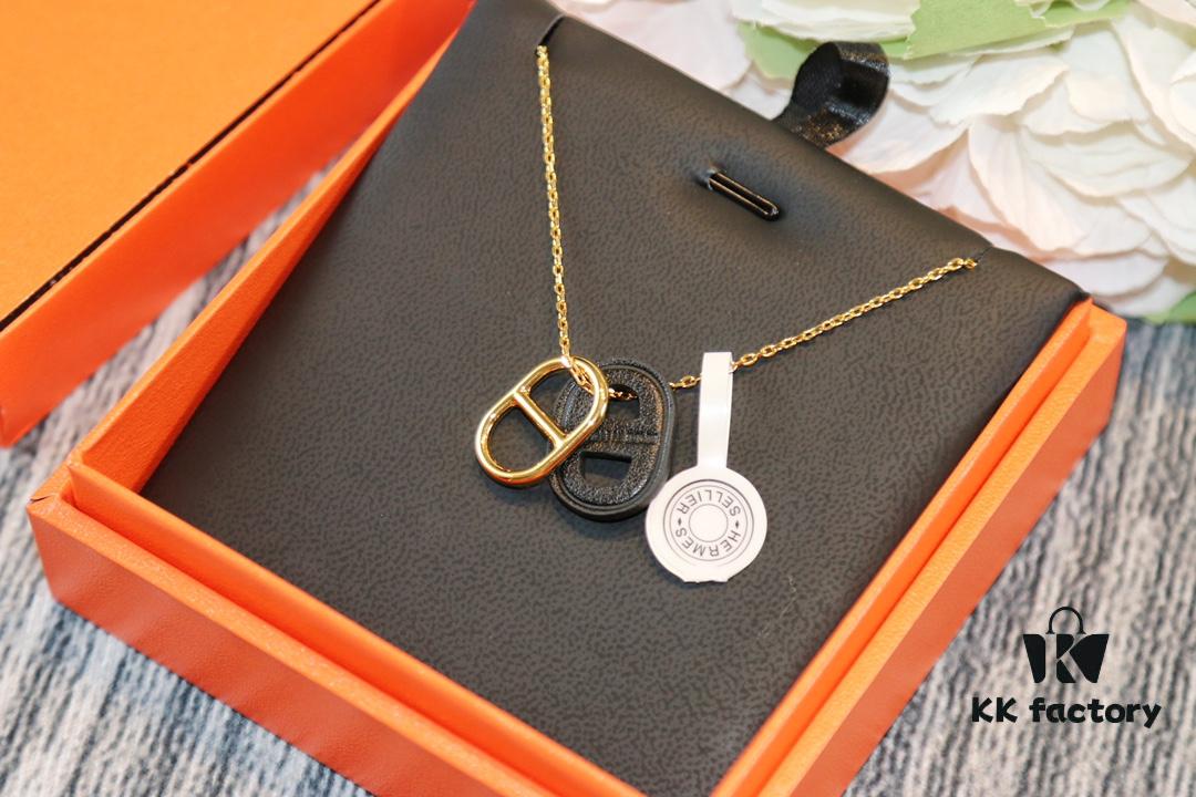 692fc9ae99f2d84055c8918d Heritage Edition. Fashionable and Trendy Top Designer Brand Hermes Lock Necklace Genuine Leather Craft with Gold-Plated Material