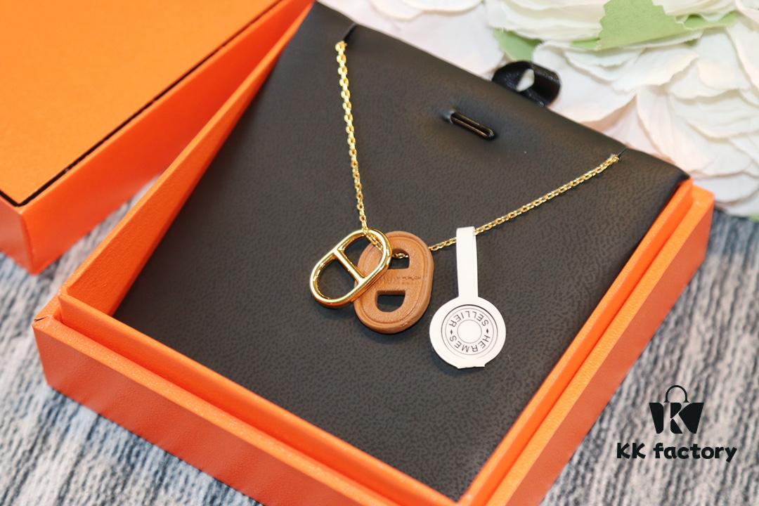 692fc9c099f2d84055c891a0 Heritage Edition. Fashionable and Trendy Top Designer Brand Hermes Lock Necklace Genuine Leather Craft with Gold-Plated Material