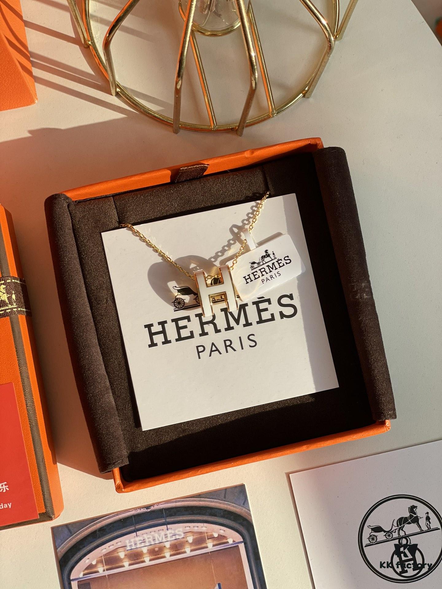 692fc9f899f2d84055c891dd Hermes Overseas Points Member Gift HERMES | Pop H Collection ✨ Classic H Buckle, Timeless Design 🥰 Clear Engraving at Bottom, Gold Milkshake White, Identity Strap, Points Card, Tags, Full Packaging