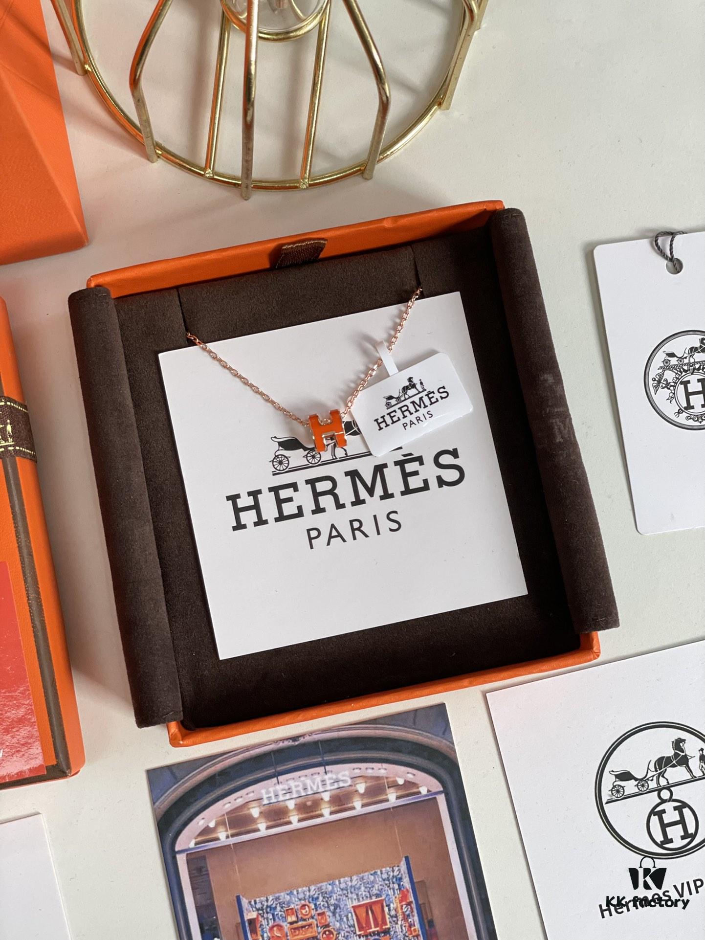 Hermes Overseas Points Member Gift Hermes | Pop H Series ✨ Rose Gold Hermès Orange [Mini Size] Classic H Closure, Timeless Style 🥰 Clear Engraving at Bottom, Exquisite Craftsmanship Complete Set with Identity Strap, Points Card, Labels and Original Packaging