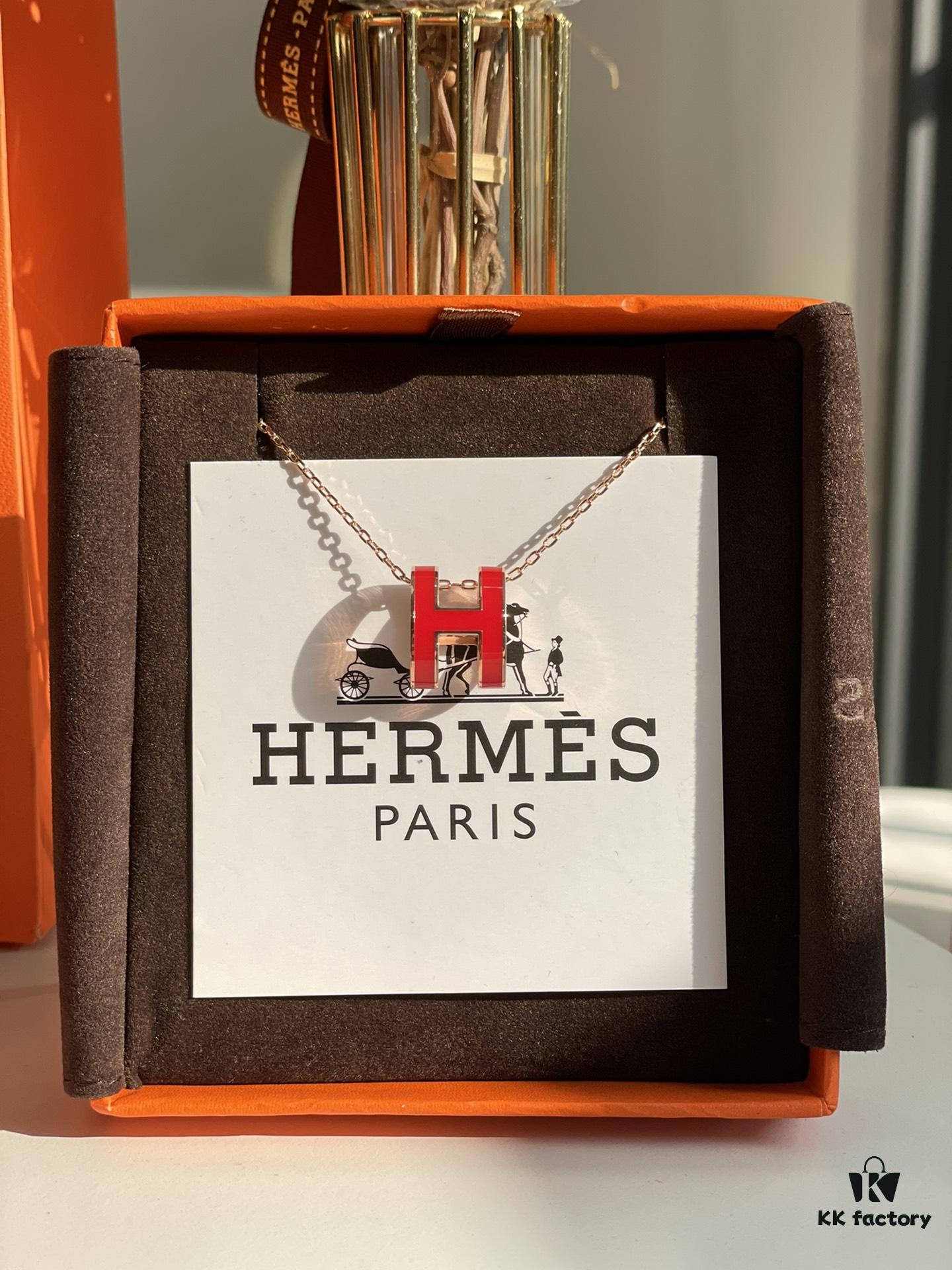 692fca0b99f2d84055c891f1 Hermes Overseas Points Member Gift HERMES | Pop H Collection ✨ Classic H Buckle, Timeless Design 🥰 Clear Engraving at Bottom, Rose Gold with Festive Red Color, Identity Strap, Points Card, Tags, Full Packaging