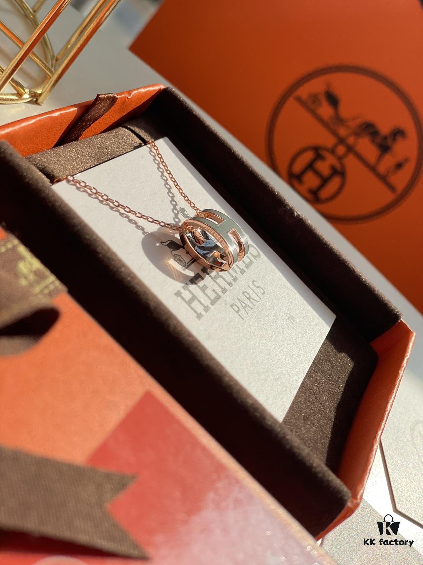 692fca1799f2d84055c89200 Hermes Overseas Points Member Gift HERMES | Pop H Collection ✨ Classic H Buckle, Timeless Design 🥰 Clear Engraving at Bottom, Rose Gold Elephant Grey Identity Strap, Points Card, Tags, Full Packaging