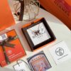 Hermes Overseas Points Member Gift | Pop H Collection ✨ Classic H Closure, Timeless Design 🥰 Clear Engraving at Bottom, Rose Gold 'Linglang Black' Model, Includes Identity Strap, Points Card, Tags, Full Packaging
