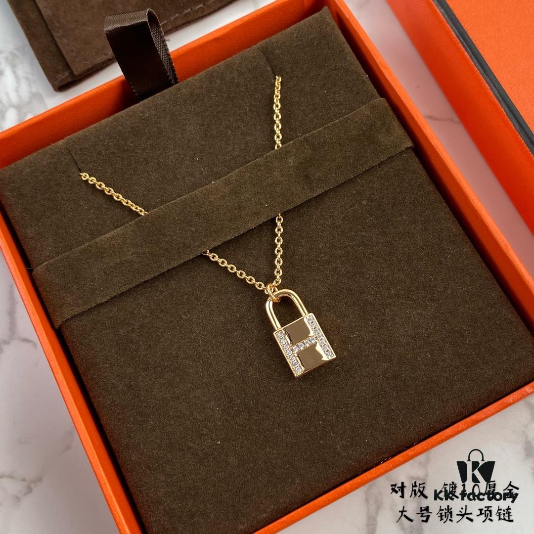 692fca4299f2d84055c8923a V Gold Thickened Version, Rose Gold. Premium Craftsmanship, Popular Style Among Influencers, Large H-Style Lock Necklace