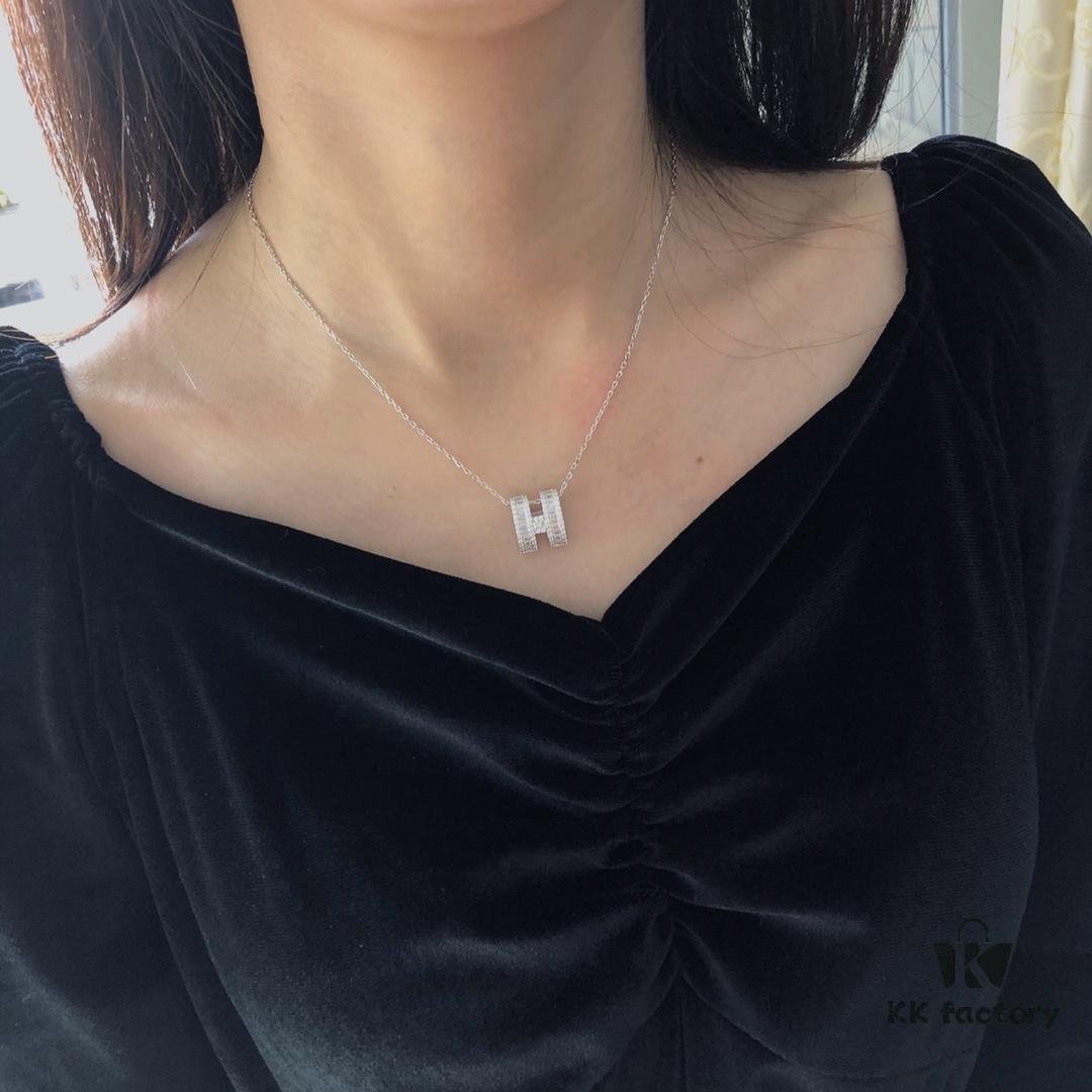 692fca4799f2d84055c89243 New Advanced Precision Edition Hermes Popular H Logo Full Diamond Necklace, High-Carbon Diamonds, 925 Sterling Silver Gold Plated with K-Gold Texture