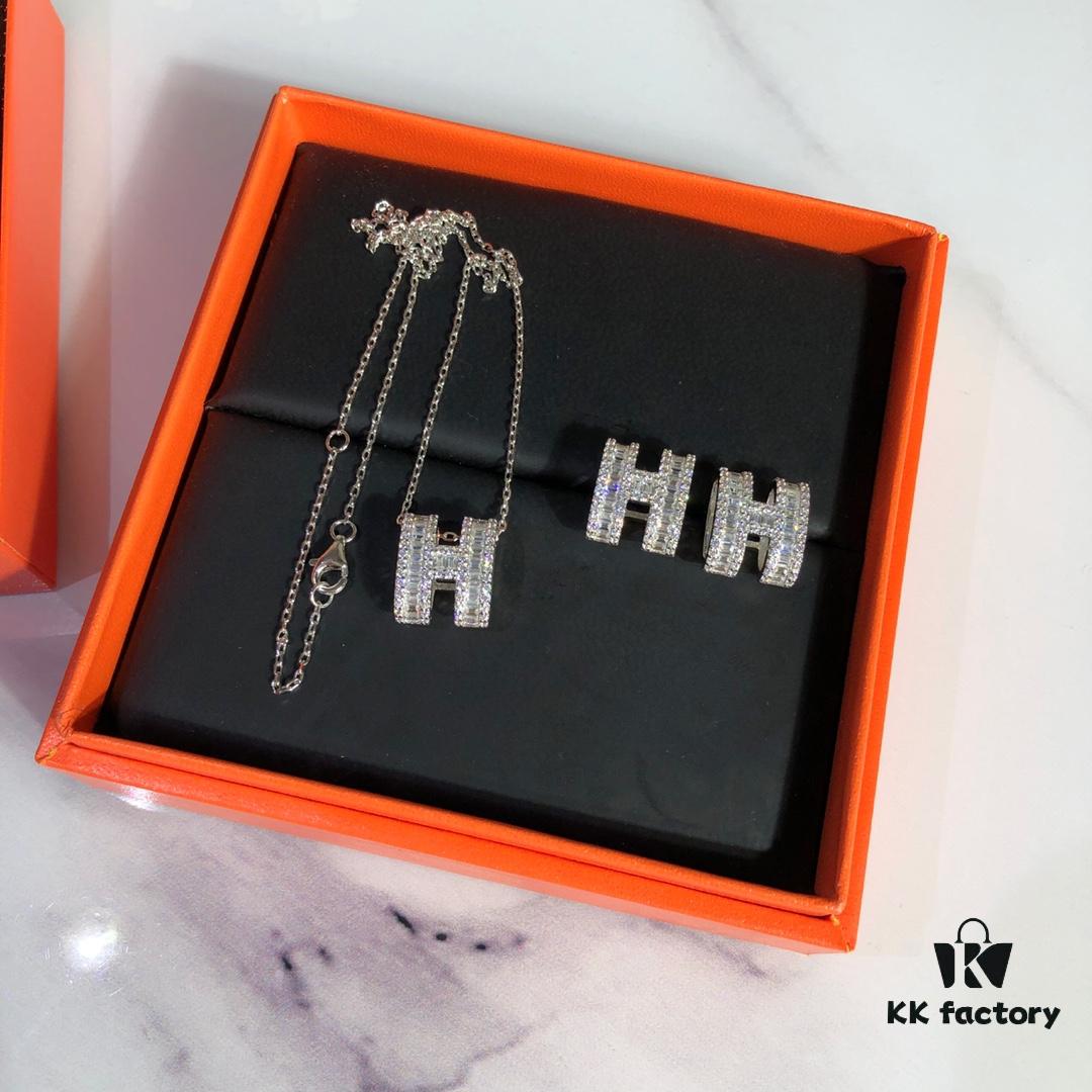 692fca4999f2d84055c89248 New Advanced Precision Edition Hermes Popular H Logo Full Diamond Necklace, High-Carbon Diamonds, 925 Sterling Silver Gold Plated with K-Gold Texture