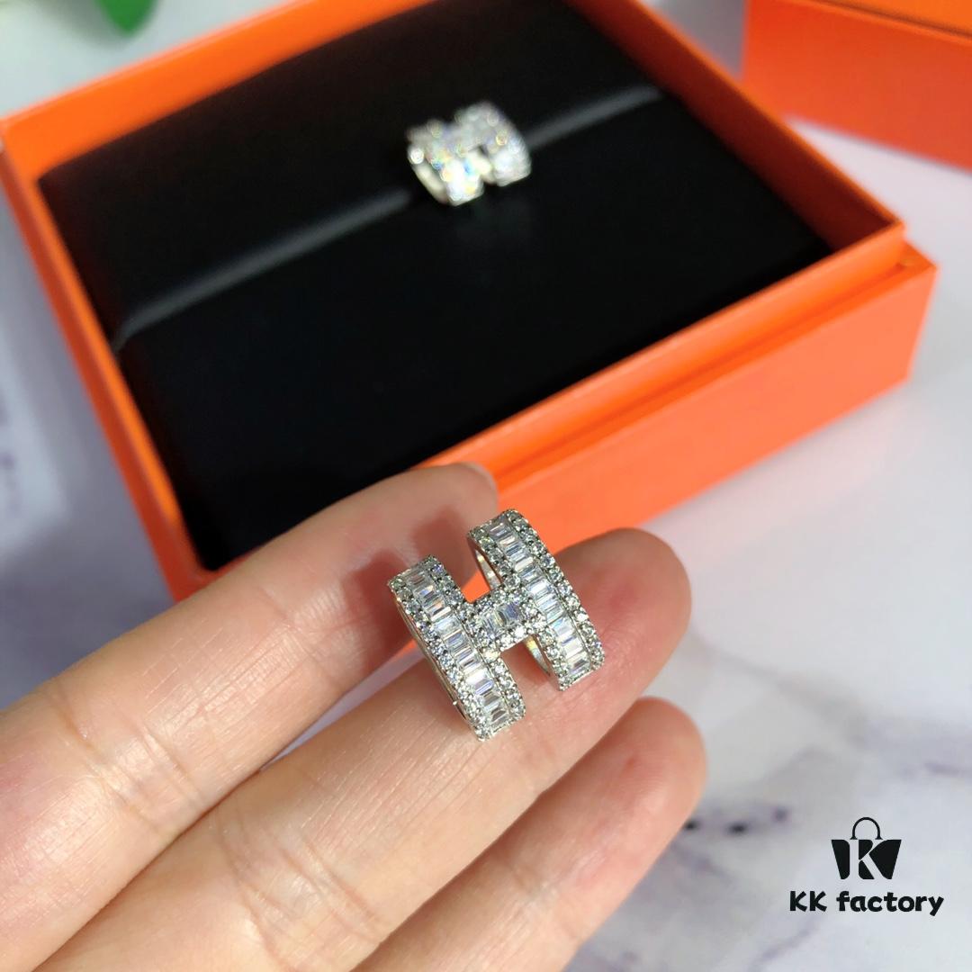 692fca4c99f2d84055c8924f New Premium Craftsmanship Hermes Full Diamond H Stud Earrings, High-Carbon Diamonds, 925 Sterling Silver Gold Plated with K-Gold Finish