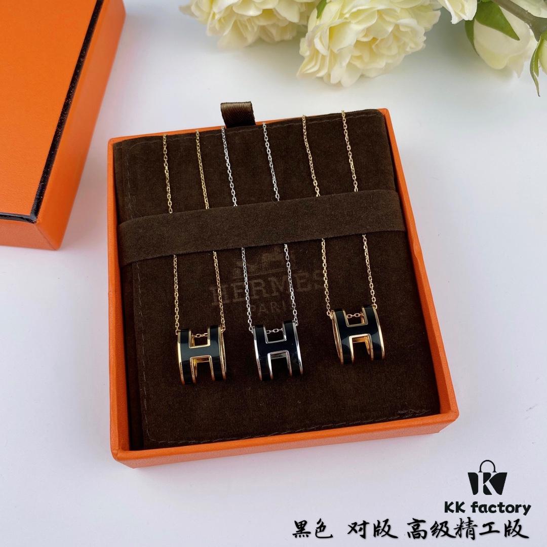 692fca5299f2d84055c89257 Authentic 925 Sterling Silver Hermès HERMES Classic Series Lucky H Enamel Necklace and Earrings Set