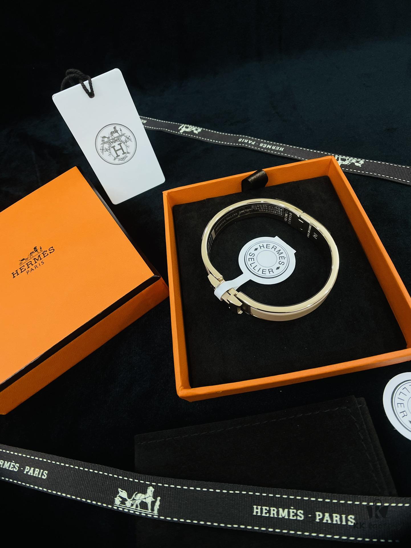 Hermès H Milk Tea
