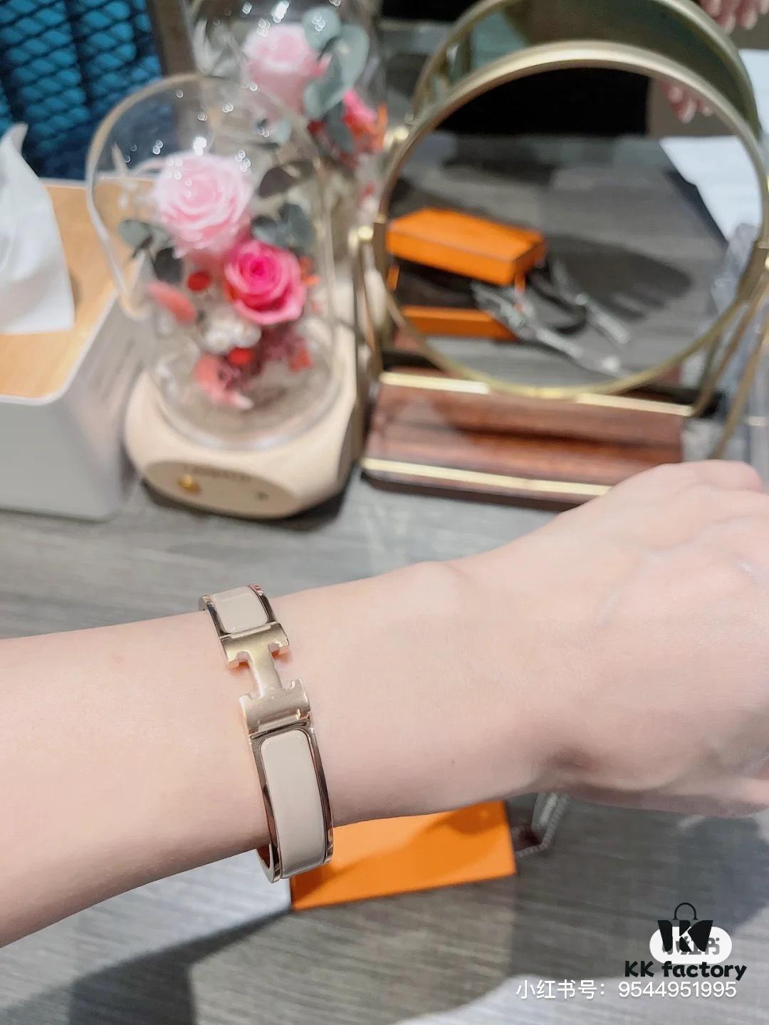 Hermès H Milk Tea