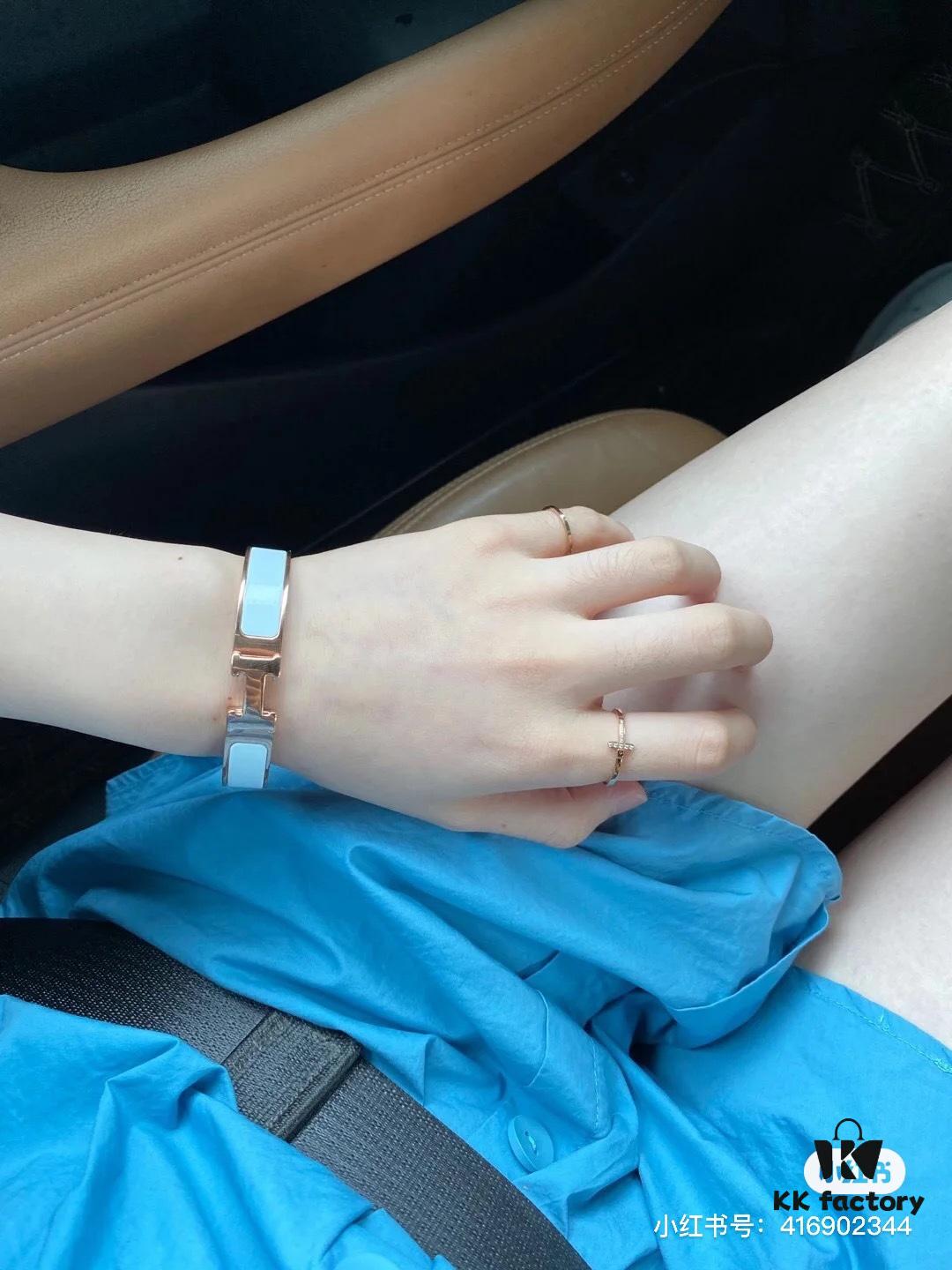 Hermès H White