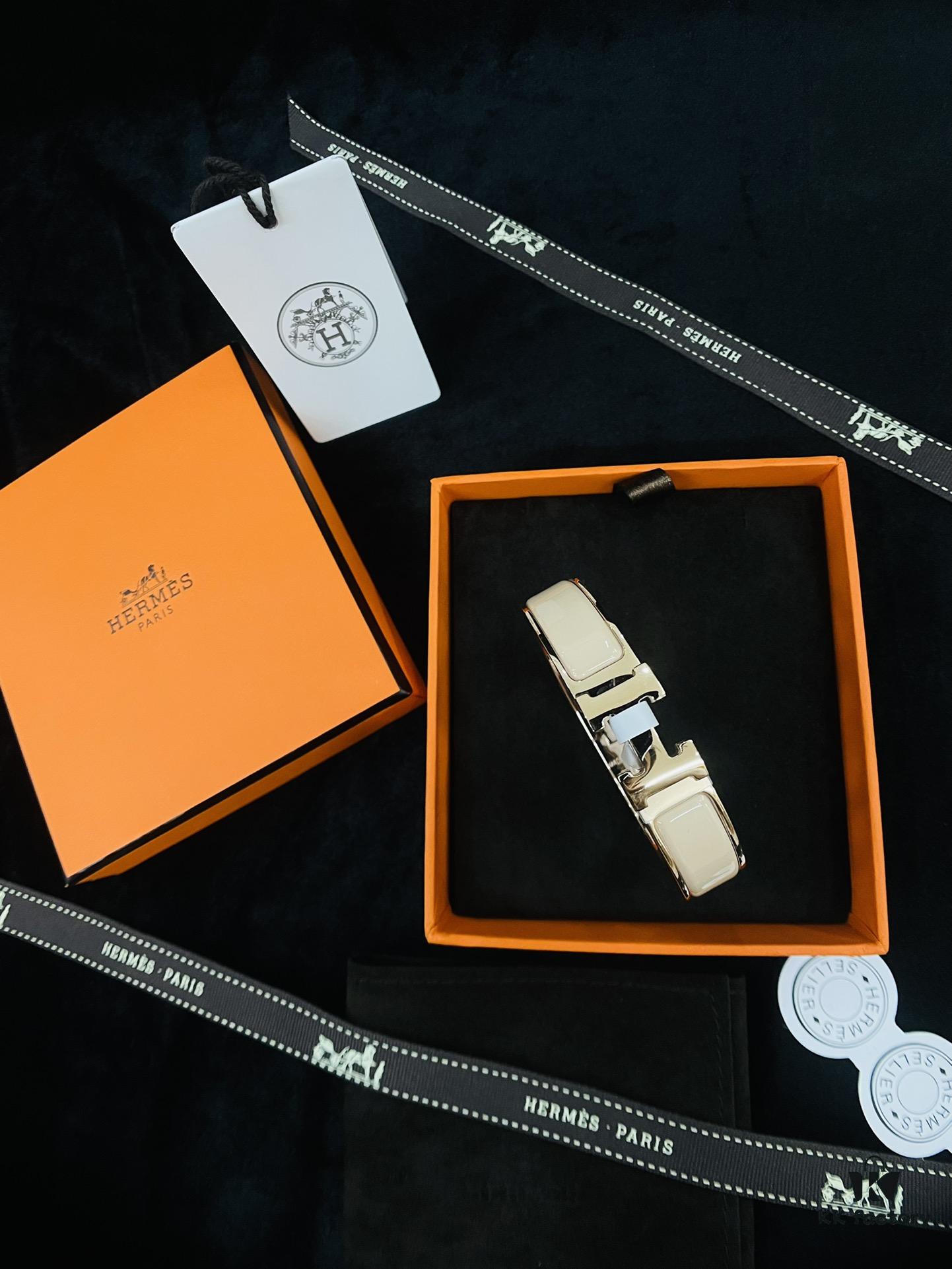 Hermès H Milk Tea