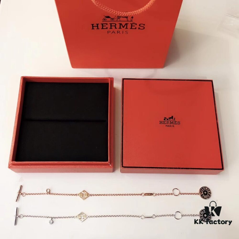 692fca8d99f2d84055c892b8 Hermes Diamond-Openwork H Bracelet, Extremely Versatile and Brightening with Minimalist Style