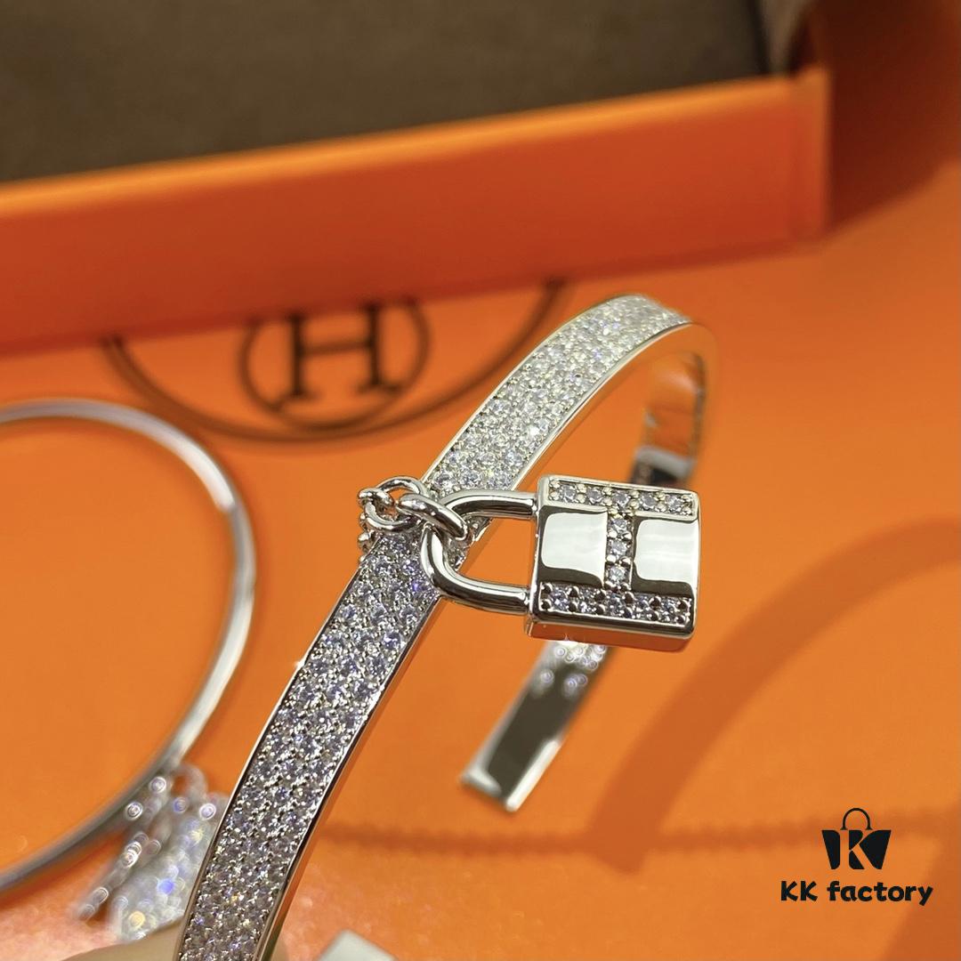 692fcaa299f2d84055c892dc V Gold Material Thickened Version, Rose Gold and White Gold Color, Premium Craftsmanship Edition, Hermes Two-in-One Lock Bracelet, High-Carbon Diamonds, 1:1 Super Precision