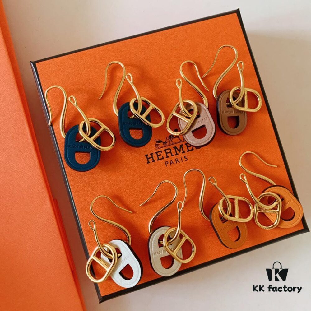 692fcabc99f2d84055c89315 Hermes Calfskin Pig-Nose Double Ring Necklace / Earrings