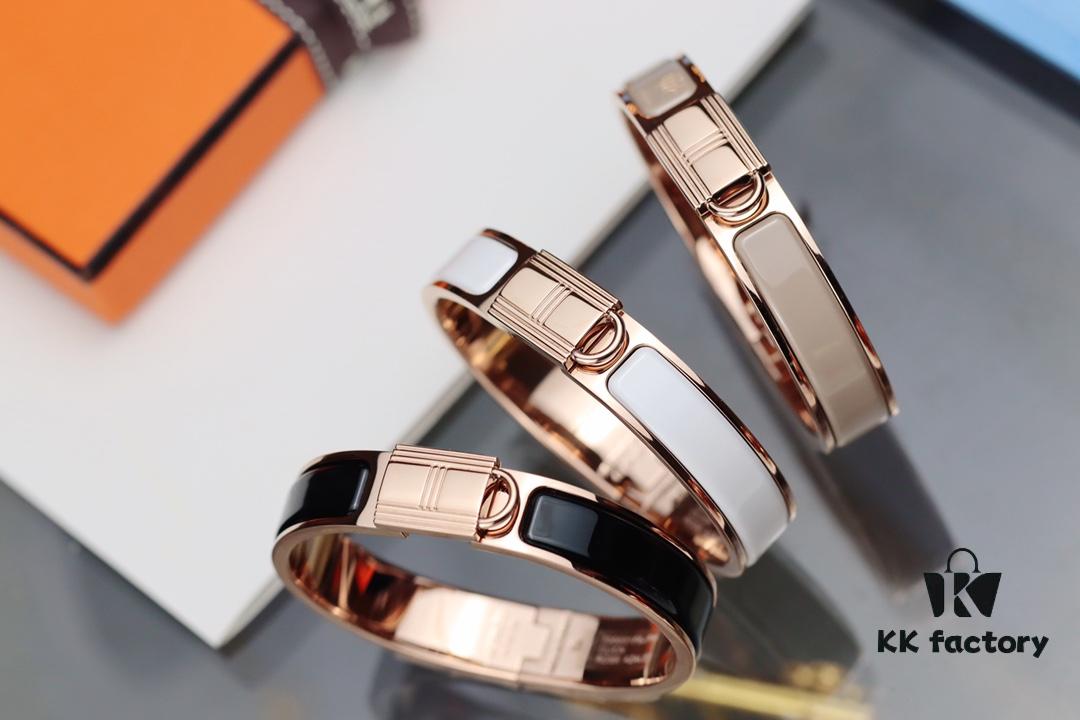 692fcad199f2d84055c8933a New Arrival Hermès-Inspired Enamel H Bracelet – Premium Craftsmanship with Authentic Details