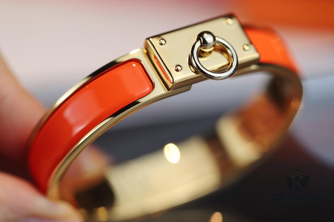 692fcad899f2d84055c8934a New Arrival H Bracelet Series Inspired by Hermès Circle and Padlock Design with Enamel Craftsmanship