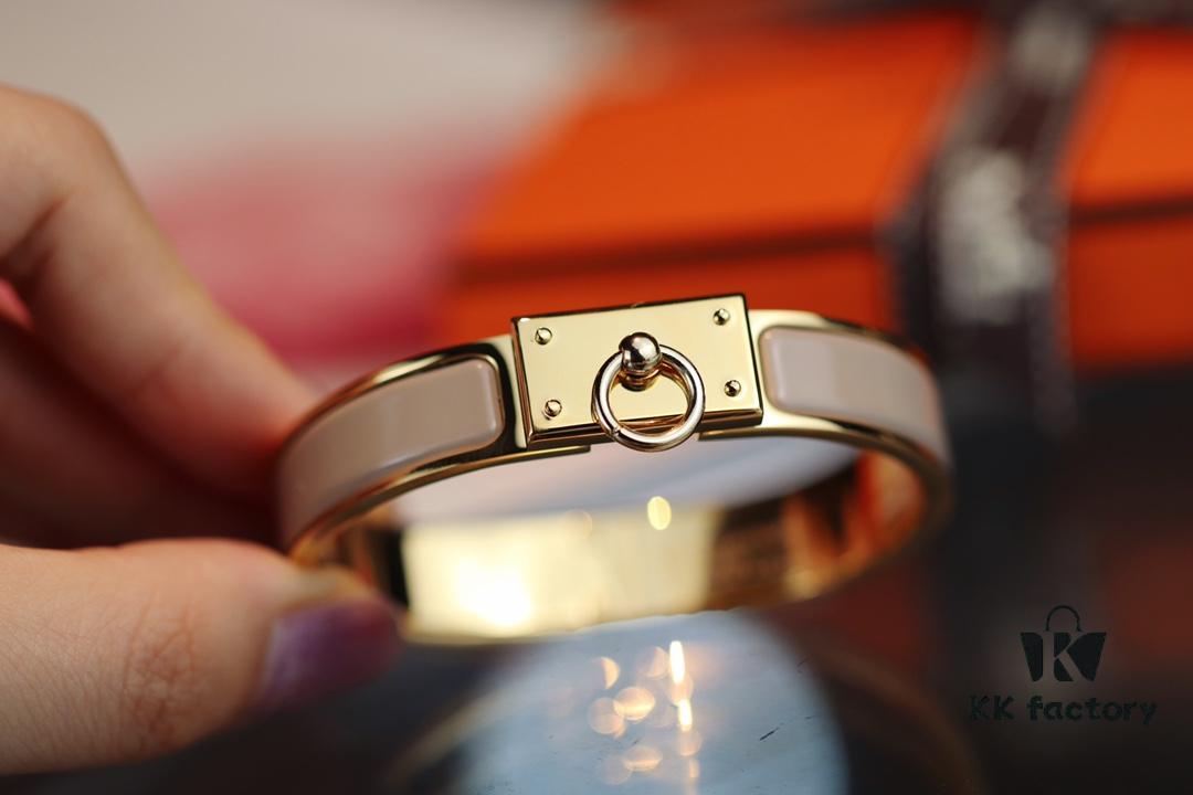 692fcadb99f2d84055c89350 New Arrival Hermès-Inspired Enamel Bangle Bracelet