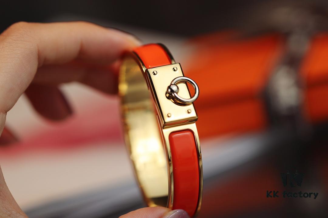692fcae199f2d84055c8935d New Arrival H Bracelet Series Inspired by Hermès Circle and Padlock Design with Enamel Craftsmanship