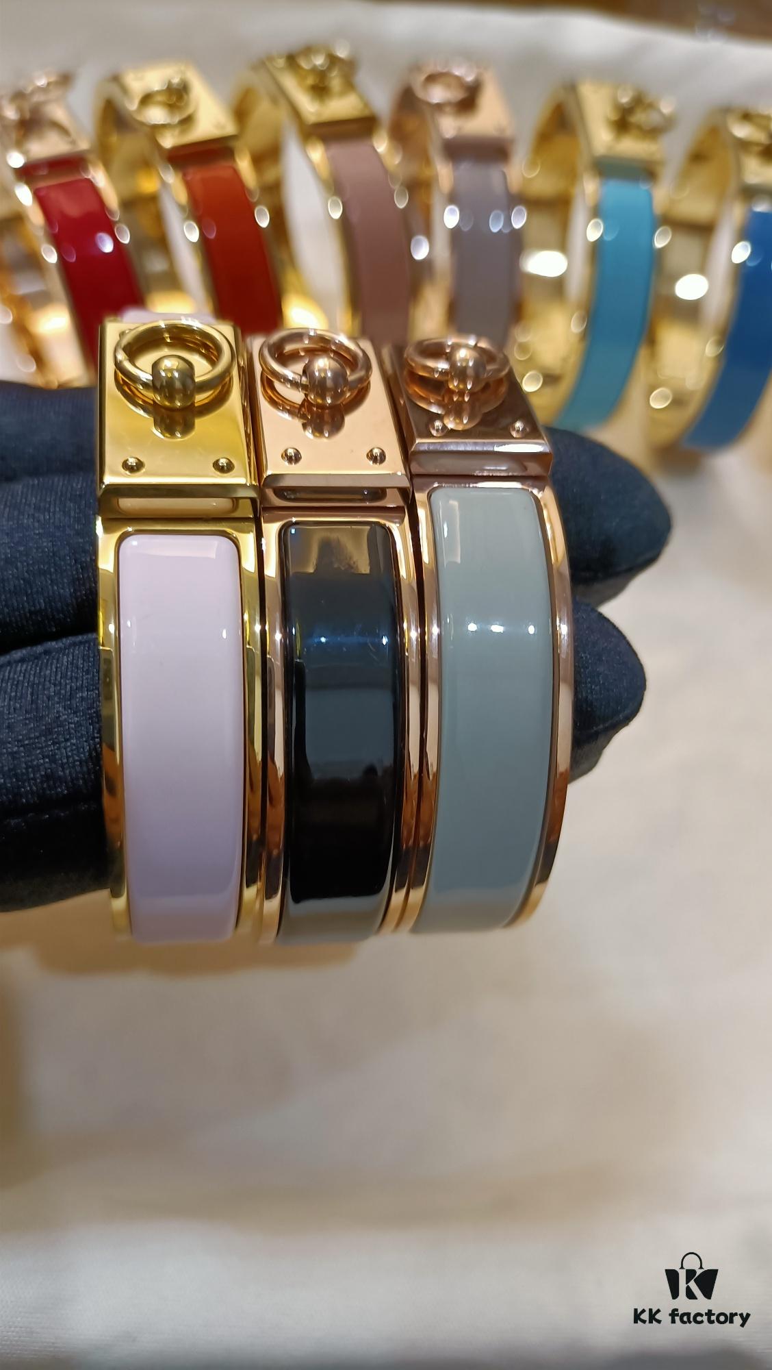 692fcaec99f2d84055c8936a Hermès New Kelly Ring Bracelet