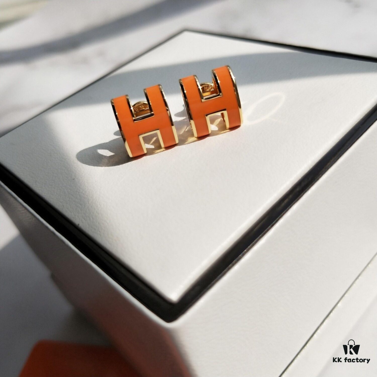 692fcb0399f2d84055c89395 Hermes Pop Platinum-Edged H Enamel Stud Earrings with Authenticity Mark on Back – Latest Classic Enamel Design, Real Photo Details