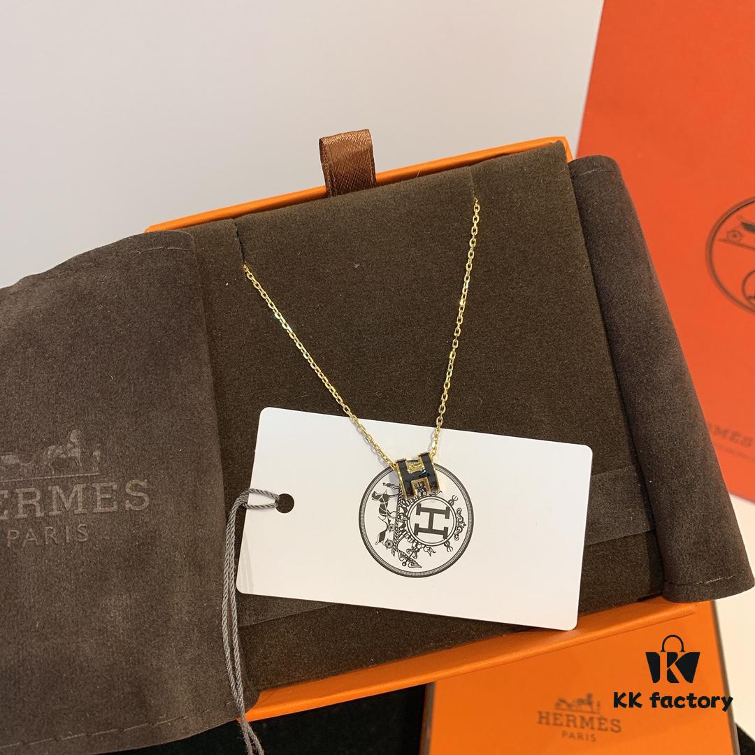 Summer Essential! The Hermes Mini Style is Absolutely Amazing!