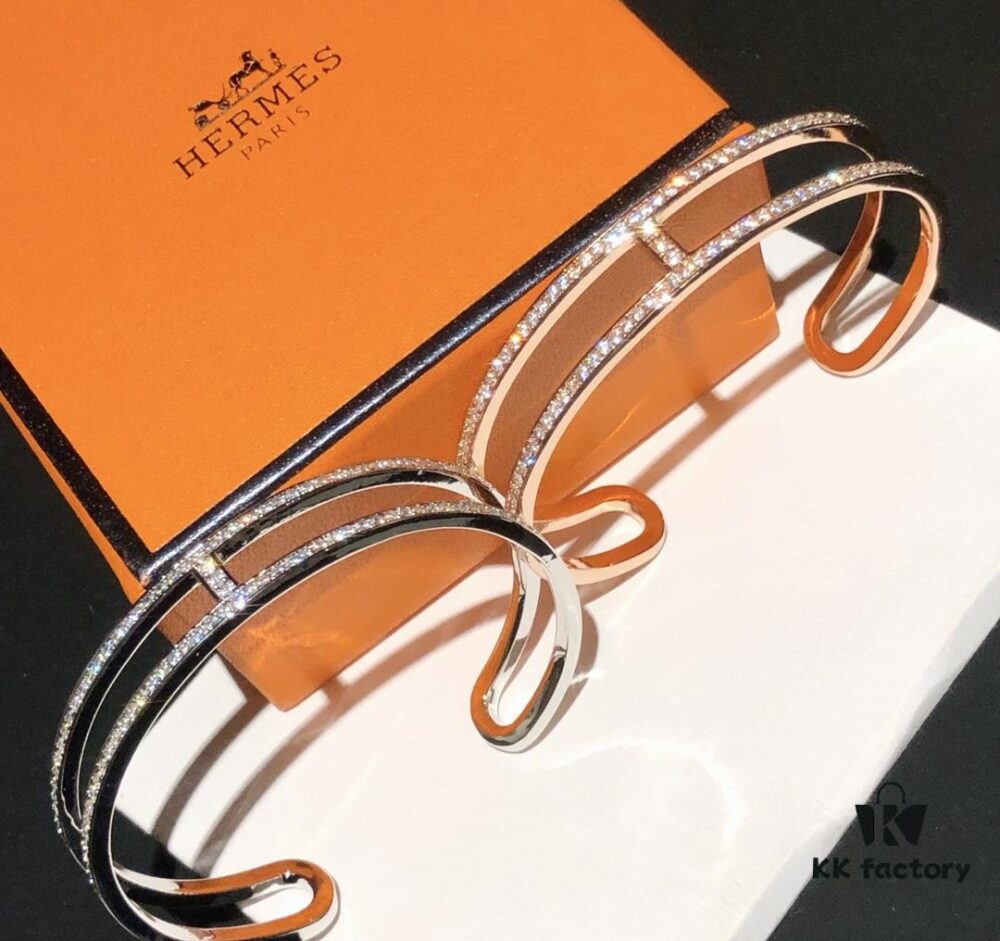 692fcb1599f2d84055c893ba Hermès Full Diamond H Bracelet