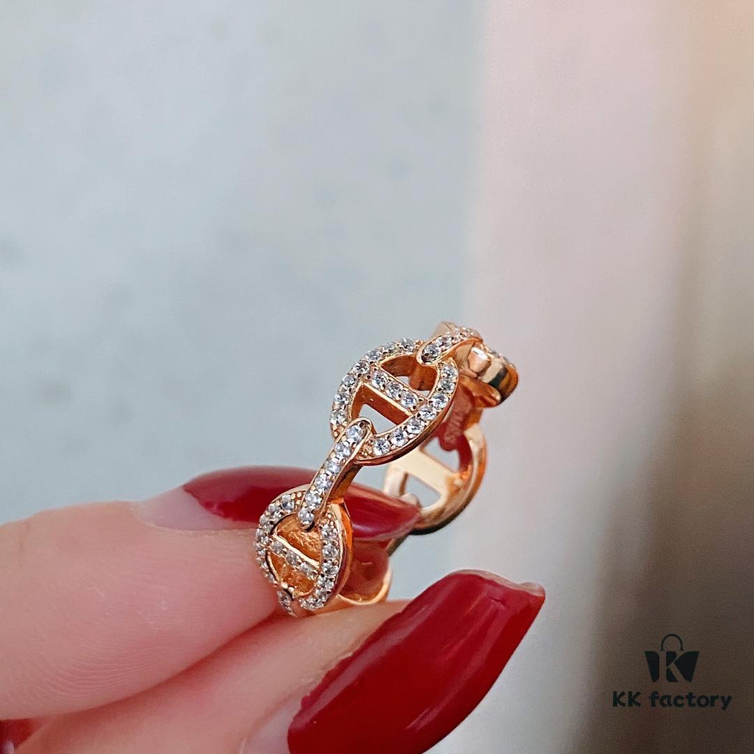 692fcb1c99f2d84055c893ca V Gold Series: Hermes Pig Nose Full Diamond Ring