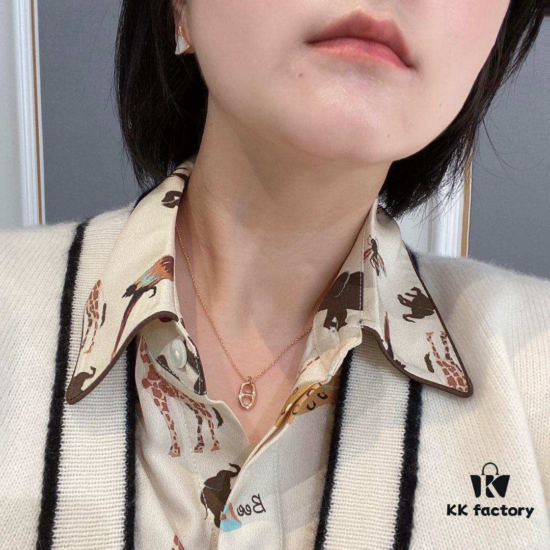 Hermes Nose Mini Nose Lock Necklace, Delicate and Cute Design, Available in Silver and Rose Gold, Solid Weighted Craftsmanship with Hand-Polished Thick Plating