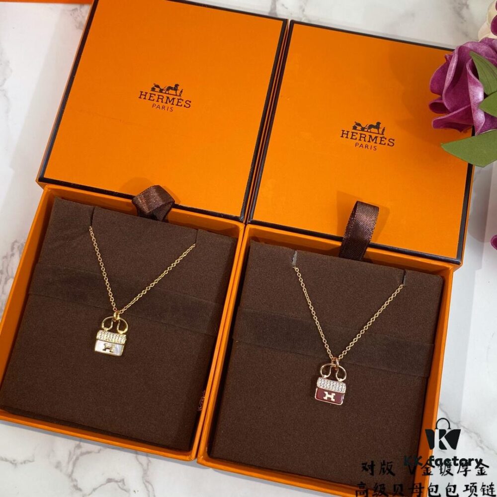 692fcb3399f2d84055c893f3 Hermes Original High-End Mother-of-Pearl Kelly Necklace, V-Gold Plated with Mimetic Gold, Most Authentic Version