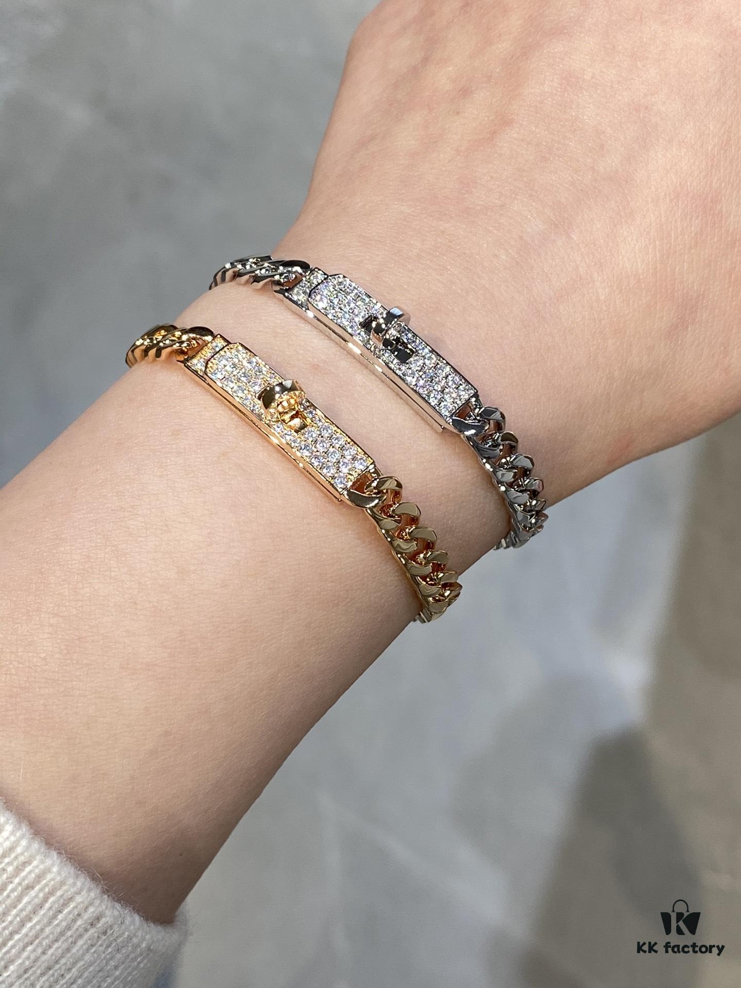 692fcb3d99f2d84055c89405 Hermes New Kelly Collection Jewelry, Kelly Gourmette Bracelet with Cuban Chain, Wide Trendy Design, Diamond Clasp with Thick Chain, Exuding Luxury and Elegance