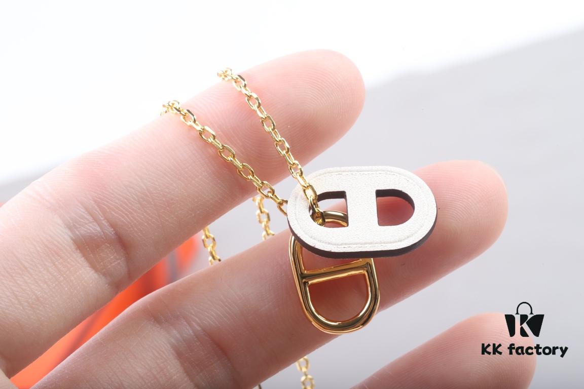 692fcb6299f2d84055c8944f OMaillon Series Calfskin Necklace