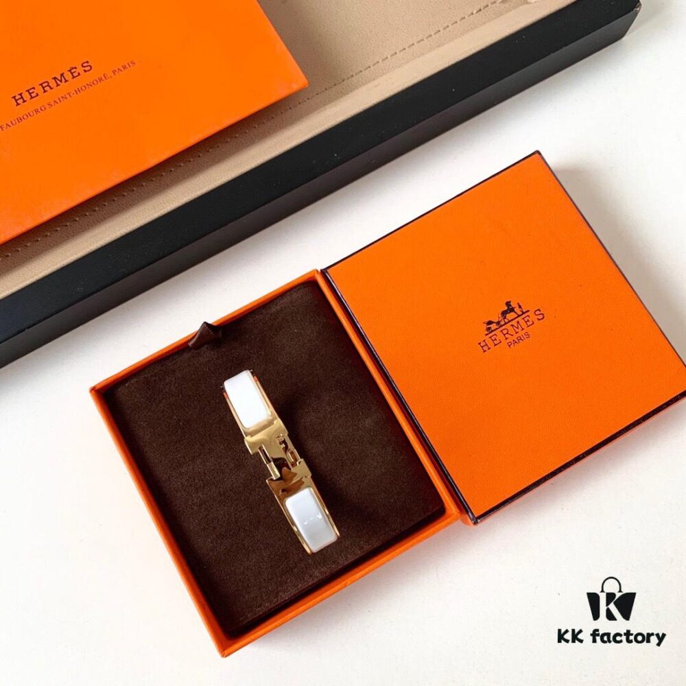 692fcbab99f2d84055c894da Classic H Enamel Bracelet