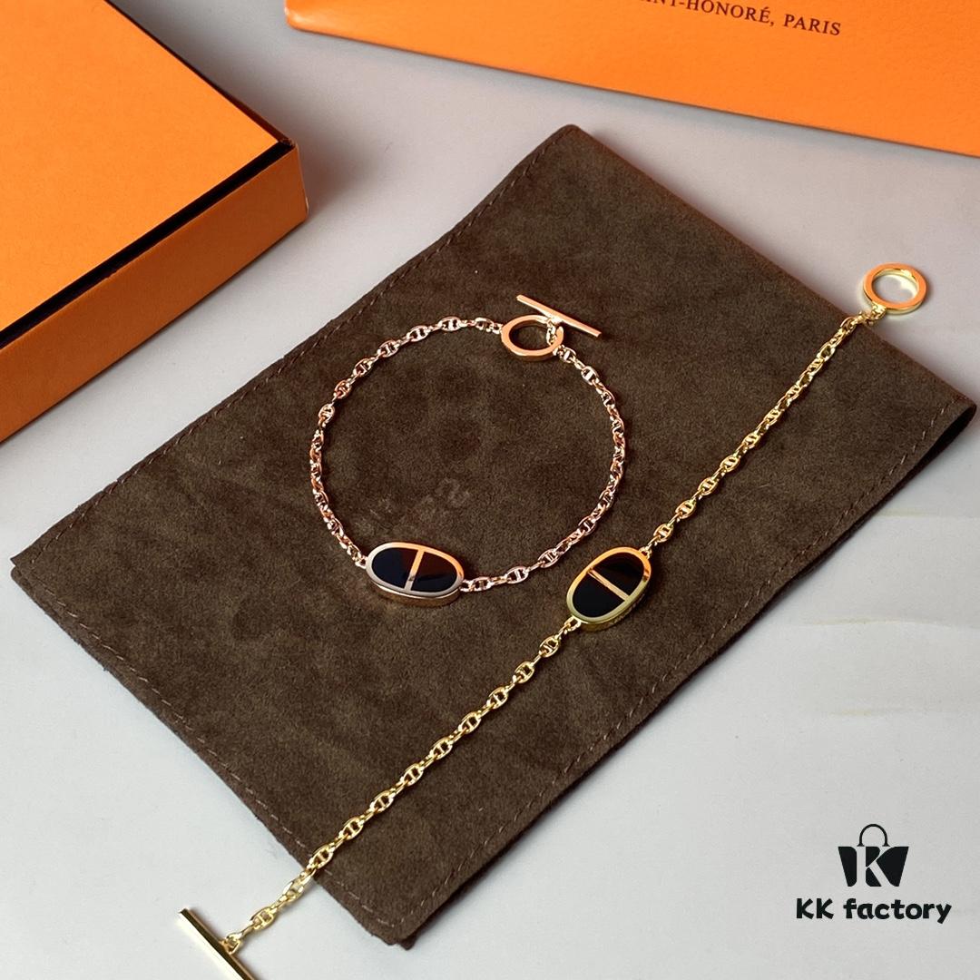 692fcbc199f2d84055c89501 Hermes Chaine d’Ancre Verso Pig Nose Bracelet, New Arrival in Gold, Rose Gold, and Black Ceramic