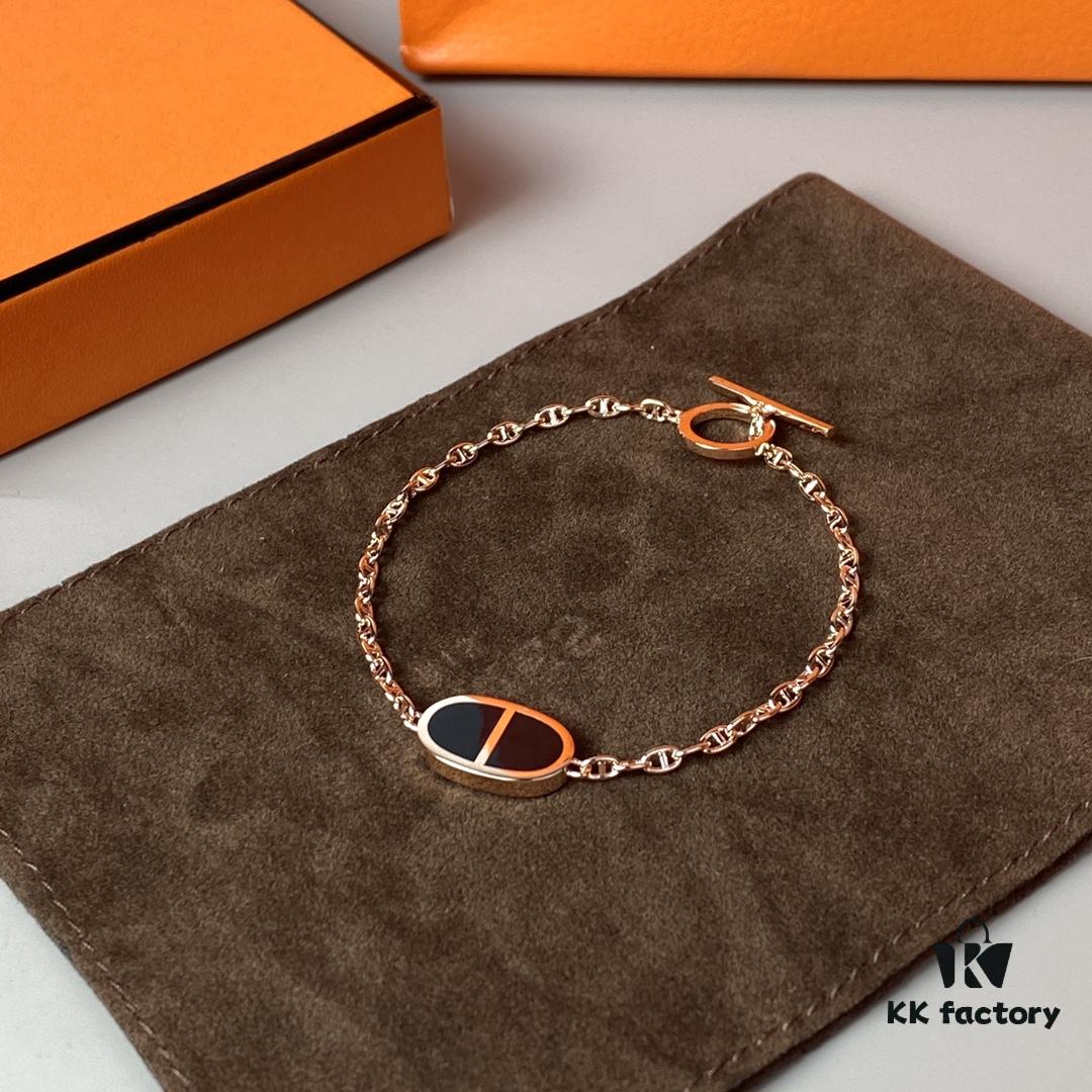 692fcbc299f2d84055c89504 Hermes Chaine d’Ancre Verso Pig Nose Bracelet, New Arrival in Gold, Rose Gold, and Black Ceramic