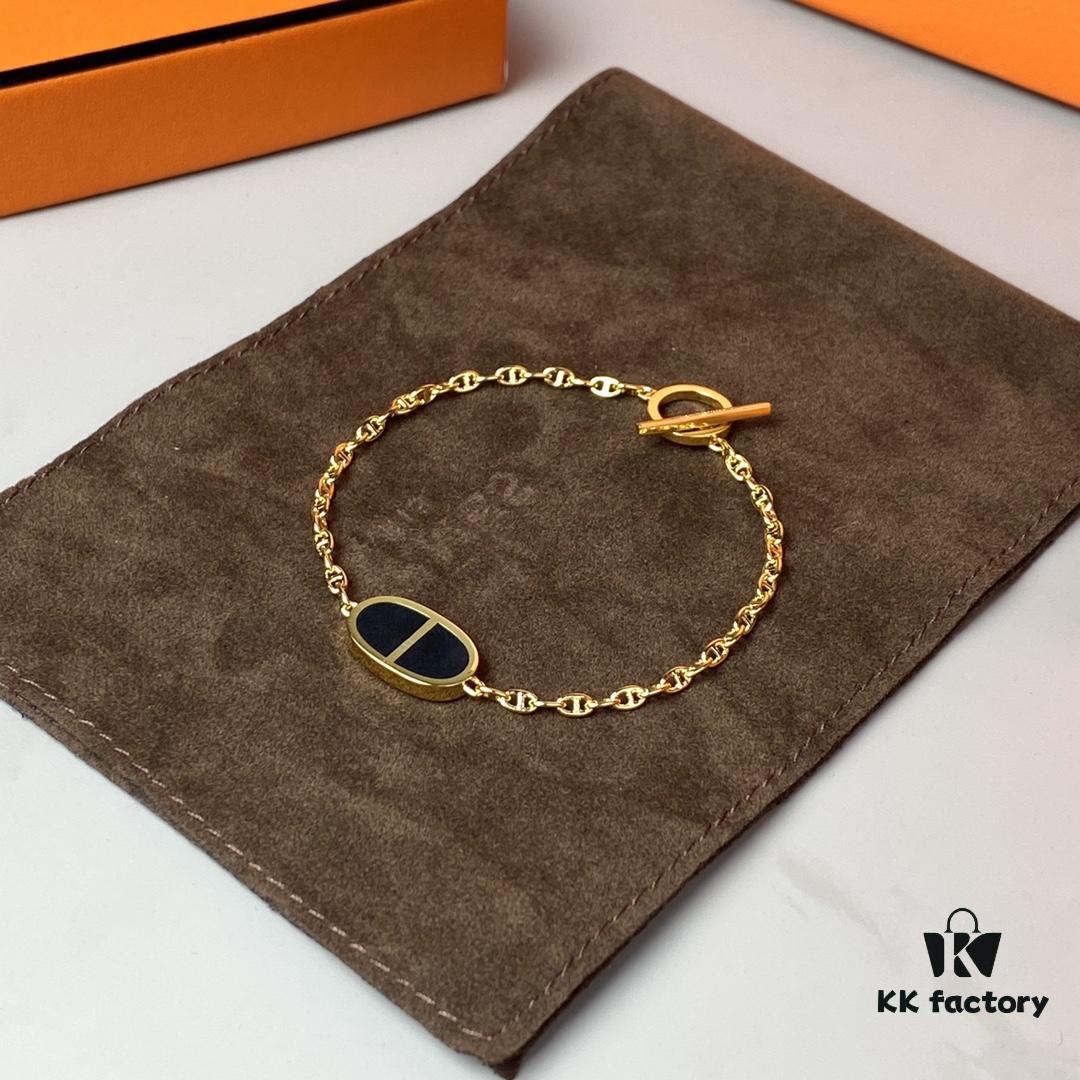 692fcbc399f2d84055c89505 Hermes Chaine d’Ancre Verso Pig Nose Bracelet, New Arrival in Gold, Rose Gold, and Black Ceramic