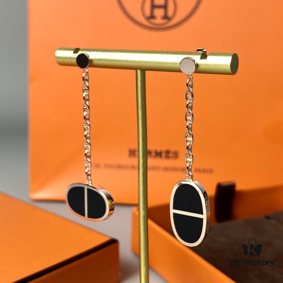 692fcbc599f2d84055c89508 Hermes Chaine d'Ancre Verso Asymmetric Pig Nose Earrings in Yellow Gold, Rose Gold, and Black Ceramic