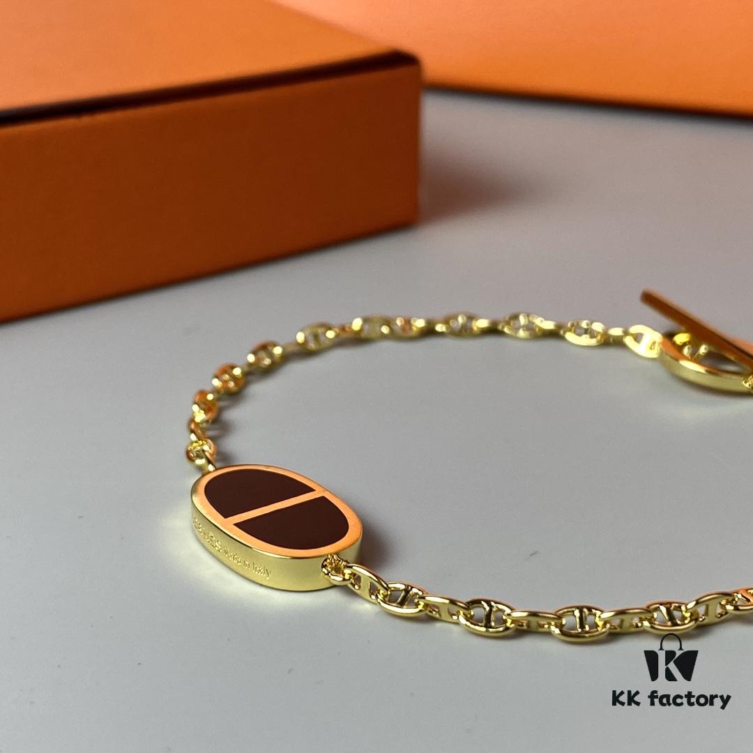692fcbc599f2d84055c89509 Hermes Chaine d’Ancre Verso Pig Nose Bracelet, New Arrival in Gold, Rose Gold, and Black Ceramic