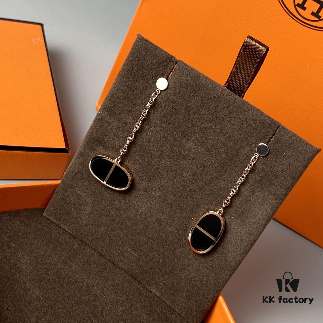 692fcbc899f2d84055c8950e Hermes Chaine d'Ancre Verso Asymmetric Pig Nose Earrings in Yellow Gold, Rose Gold, and Black Ceramic
