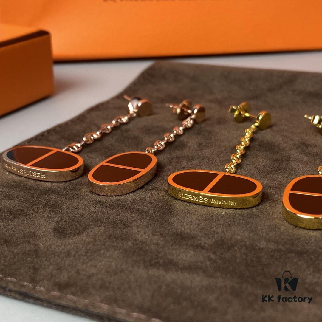 692fcbc899f2d84055c8950f Hermes Chaine d'Ancre Verso Asymmetric Pig Nose Earrings in Yellow Gold, Rose Gold, and Black Ceramic