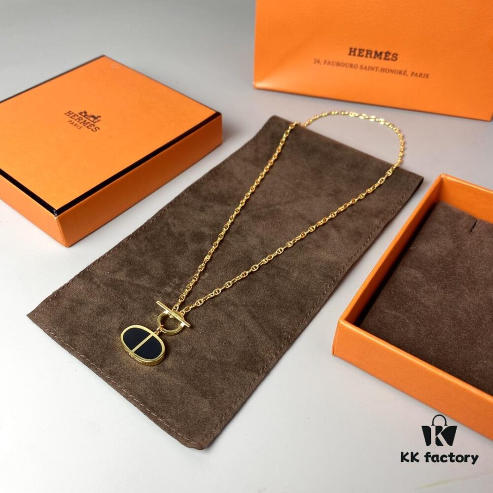 692fcbcb99f2d84055c89516 Hermes Chaine d'Ancre Verso Pig Nose Necklace