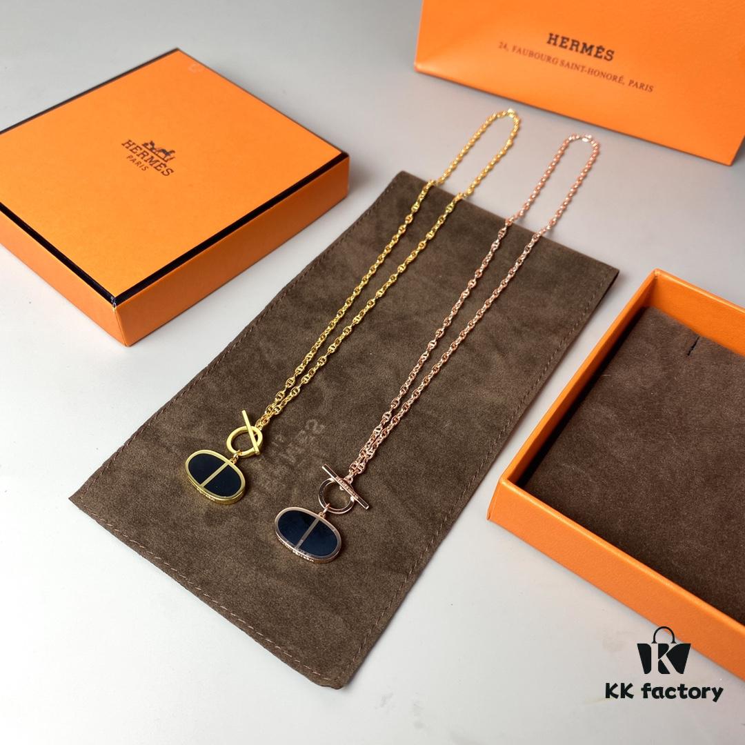 692fcbcd99f2d84055c89519 Hermes Chaine d'Ancre Verso Pig Nose Necklace