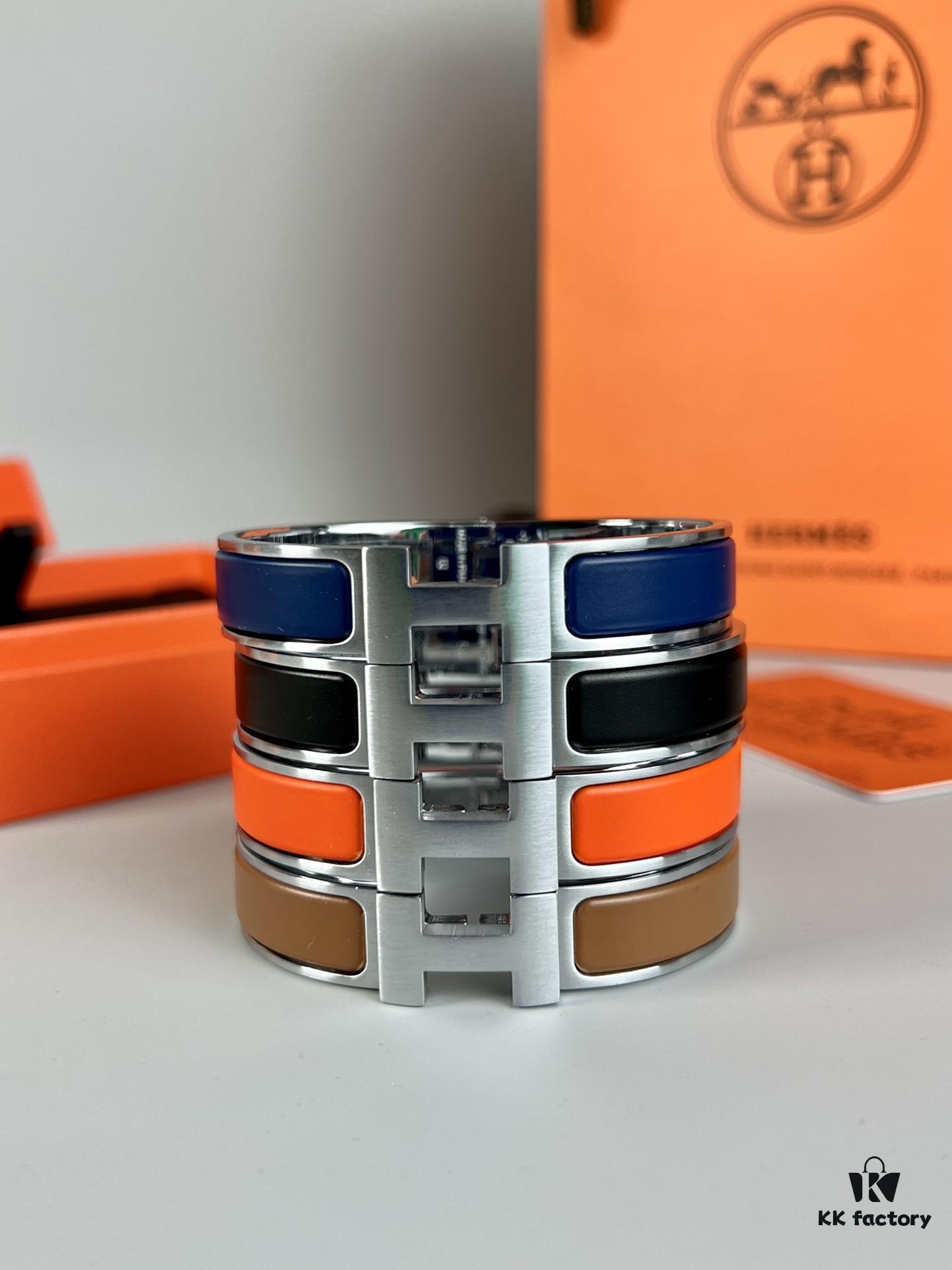 692fcbcf99f2d84055c8951b Hermès New Arrival Bracelet, Authentic-Like Inner Circle Label Sticker, Proxy Purchase Version 😎 Herme*CLIC Enamel H Bracelet, Stylish and Versatile Look ❤ Perfect for Couples 👨🏻💏🌸
