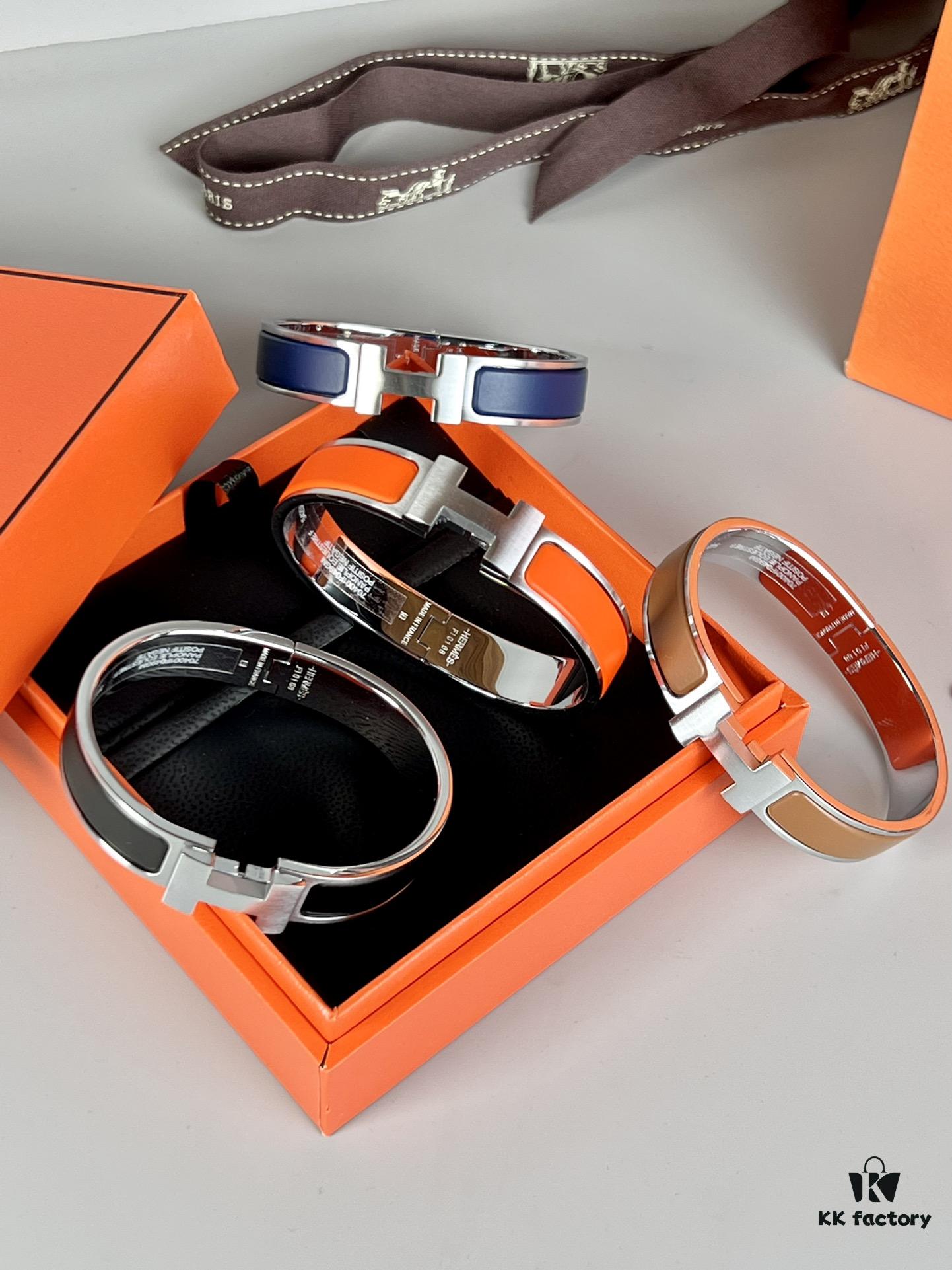 692fcbd299f2d84055c89522 Hermès New Arrival Bracelet, Authentic-Like Inner Circle Label Sticker, Proxy Purchase Version 😎 Herme*CLIC Enamel H Bracelet, Stylish and Versatile Look ❤ Perfect for Couples 👨🏻💏🌸