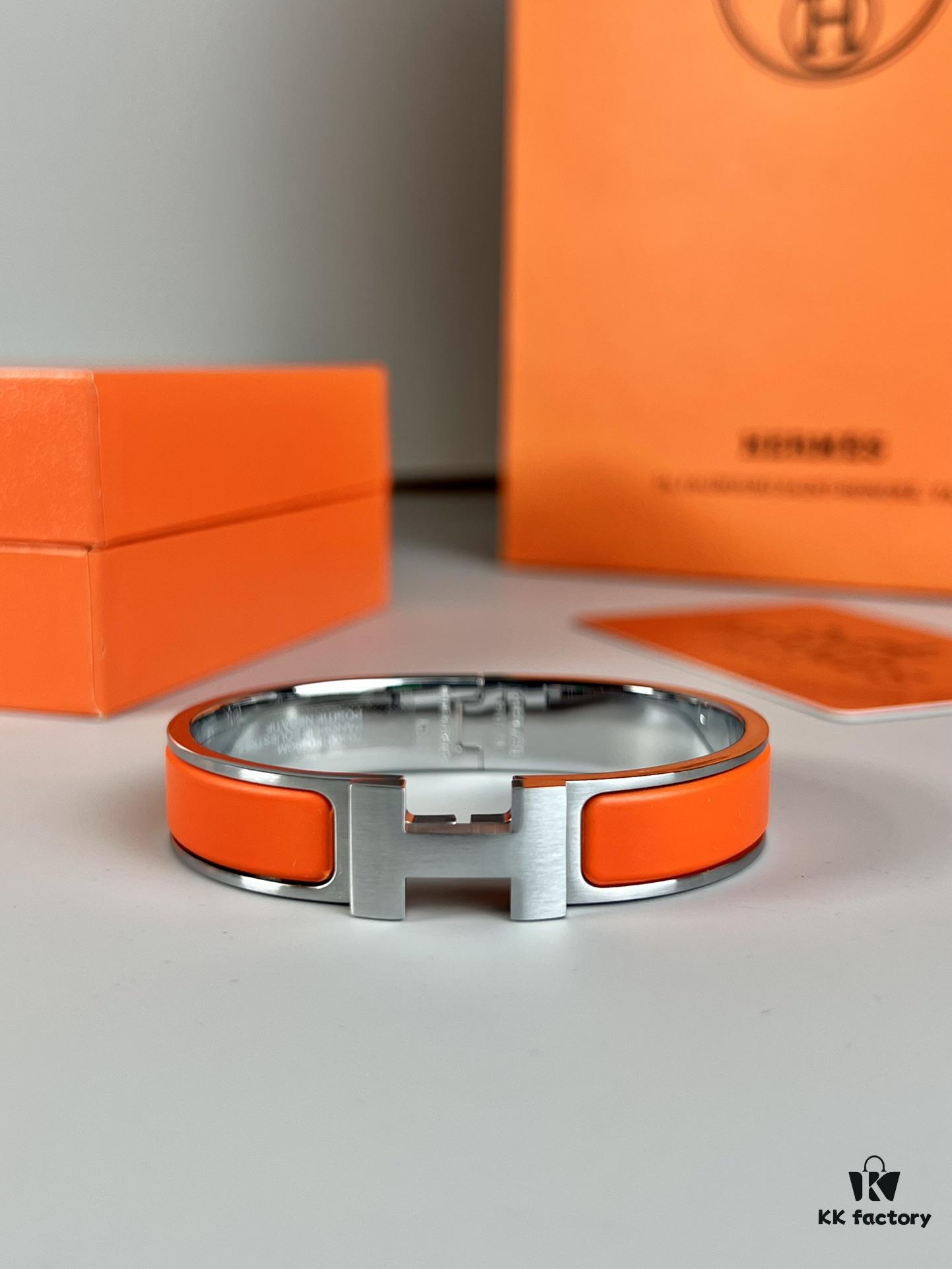 692fcbd599f2d84055c89525 Hermès New Arrival Bracelet, Authentic-Like Inner Circle Label Sticker, Proxy Purchase Version 😎 Herme*CLIC Enamel H Bracelet, Stylish and Versatile Look ❤ Perfect for Couples 👨🏻💏🌸