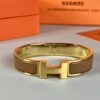 Hermes New Bracelet, Authentic Inner Circle Label Sticker, Proxy Purchase Version 😎 Herme*CLIC Enamel H Bracelet, Worn by Hermes ❤️ Extremely Versatile and Beautiful! Perfect for Couples, Men Size 19, Women Size 17 💌🌸 A Must-Have for True Hermes Fans, the Most Classic Among Numerous Hermes Bracelets, Featuring Smooth and Rich Enamel Craftsmanship, Full in Shape and Lustrous in Color ❤️❤️ Ideal as a Couple's Set, Only High-End Version Produced! Available in Size 17 and 19