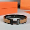 692fcbf199f2d84055c89559 Hermès New Arrival Bracelet, Authentic-Like Inner Circle Label Sticker, Proxy Purchase Version 😎 Hermès CLIC Enamel H Bracelet, Styling Photos Shown ❤ Extremely Versatile and Beautiful! Perfect for Couples, Men Size 19, Women Size 17 💌🌸 Must-Have Item for True Hermès Fans, the Most Classic Design Among Hermès Bracelets, Exquisite Enamel Craftsmanship with Smooth Color and Full Shape, Ideal as a Couple's Matching Set, High-End Version Only! Available in Size 17 and 19